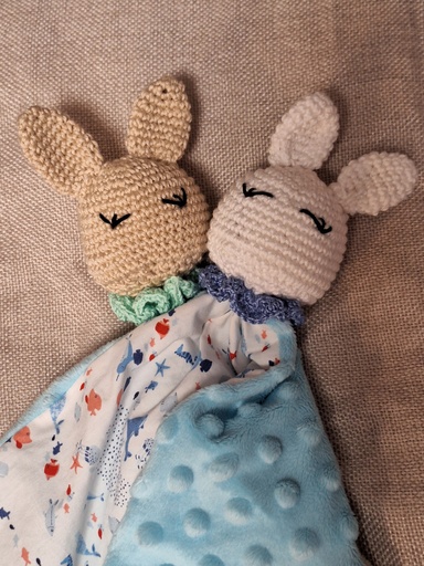 Doudou crochet et tissu 